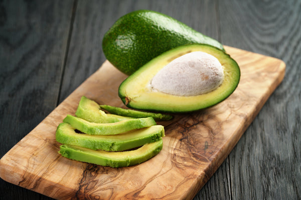 A Step-By-Step Guide to De-Pitting and Slicing an Avocado